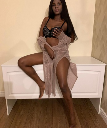 Изысканная и страстная красотка приглашает в гости для незабываемых встреч. Готова исполнить все твои желания и фантазии, подарив тебе море удовольствия и радости. Обещаю, мы проведем время на высшем уровне! 6553, 22 года